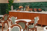 Toto Hotel - breakfast