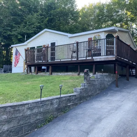 Cozy, peaceful "camp" in Hollywood Hills, just north of the town of Old Forge