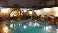 Apart Hotel El Doral - ที่มีสระว่ายน้ำ