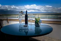 Nash Suites Airport Hotel - Mountain view