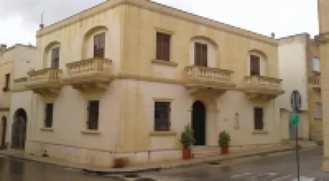 Ta Joseph Hotels in Victoria