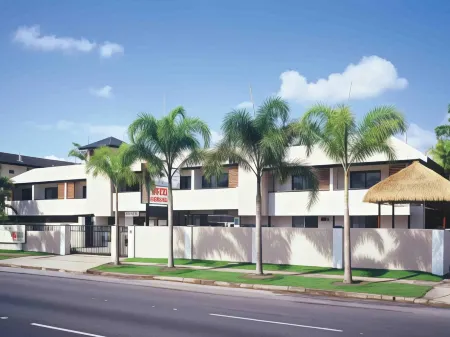 Cairns City Palms