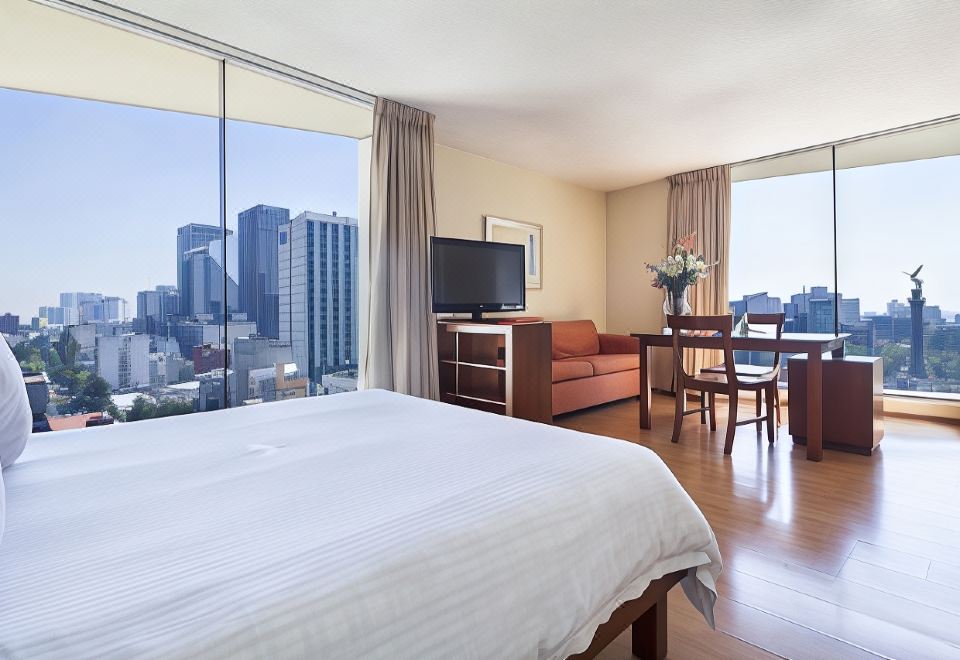2. 엑세 스위트 산..
