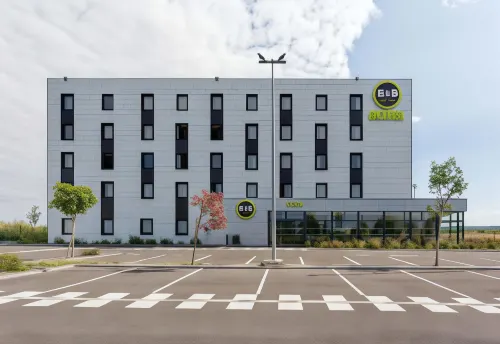 B&B Hotel Reims Croix Blandin فنادق في Taissy