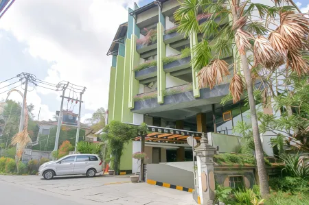 Nikhila Seminyak Bali Отели рядом с достопримечательностью «Храм Масчети»