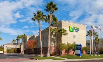 Holiday Inn Express & Suites Vacaville