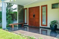 Tulip Hill View Villa 5 Bedrooms with a Private Swimming Pool فنادق في Cimenyan
