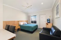 Catalina Motel Lake Macquarie Hotels in Marks Point