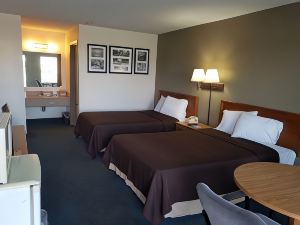 Travelers Inn & Suites