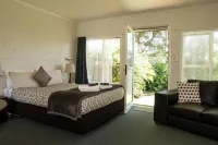 252 Beachside Motels & Holiday Park Hotels near Hokitika Airport