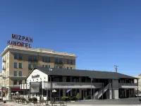 Jim Butler Inn & Suites