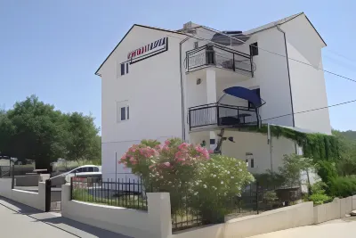 Apartments Slavica Trogir Hotels in Grohote
