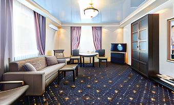 Royal Castle Hotel