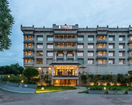 Clarks Inn Suites Raipur Hotels in Raipur