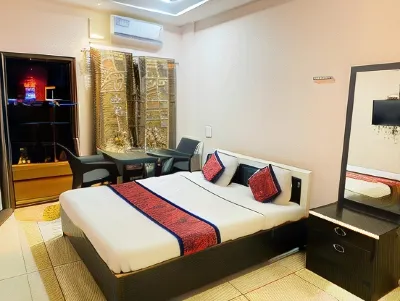 Hotel Meghmalhar Lodging Hotels near Poonawala Garden