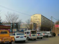 7 Days Premium Hotel (She County Longshan Avenue Beiguan Primary School) - parkir