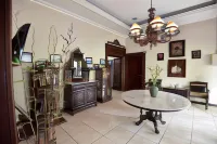 Ndalem Maharani Guest House