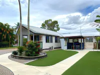 Palm View Holiday Apartments - Pool