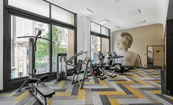 Emerald Downtown Luxury Suites by Continental Group