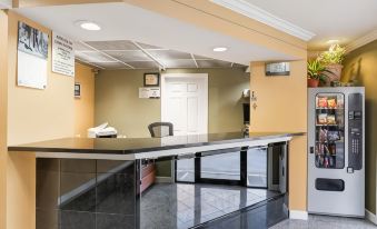 Super 8 by Wyndham Indianapolis/Southport Rd