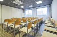 Kyriad Paris Ouest - Bezons la DÉFENSE Hotels in Bezons