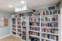 Aug - OCT Sale! Stunning Oceanfront King Ste 2Bd2BA Pool NoDrive Beach ShoreClub