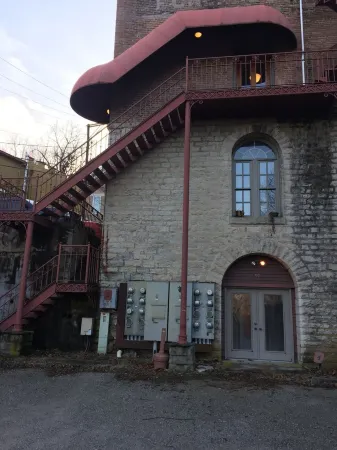 Night Owl 4W DOWNTOWNoptional paid parking upon request)