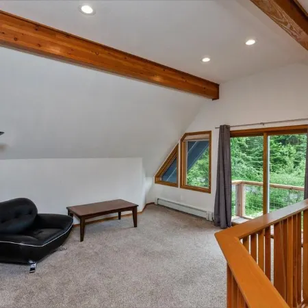 Spacious rental for 6 in lovely home with gorgeous views, minutes from resort