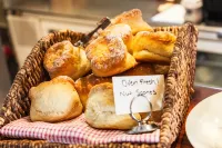 Angel's Aisle Cottages - breakfast