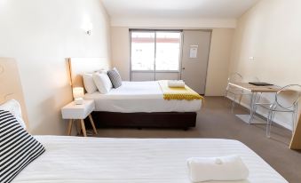 Six Degrees Motel