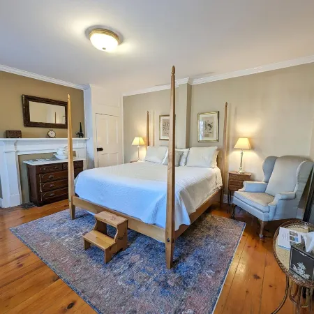 Cromwell Manor Inn