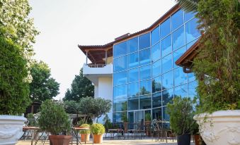 Hotel Kanione - Housity