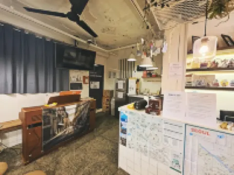 โซล คิวบ์ อีแทวอน - โฮสเทล