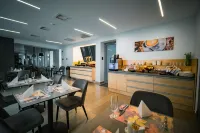 โรงแรมธุรกิจและกีฬา Eleven โรงแรมในJaszarokszallas