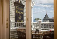Grand Harbor Inn Hotel di Camden