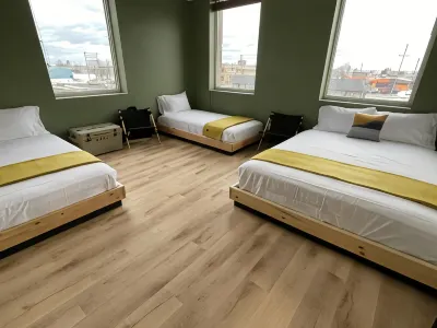 Zenith Basecamp Hotel di 