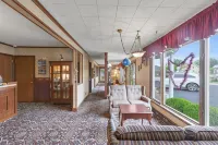 Glass House Inn Erie Near I-90 & I-79
