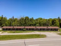 The Inn at Shady Pines Hotels in Moran Township