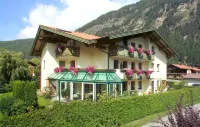 Aqa Hotel Annex