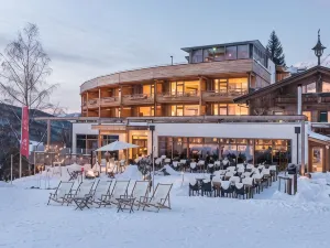 Holzhotel Forsthofalm