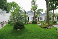 Van Kim Long Hotel dekat SA DEC City Sculpture in a Roundabout