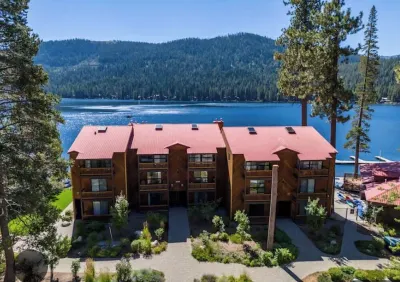 2-bedroom lakefront condo overlooking Donner Lake Hotels near West End Beach