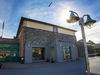 Killarney Court Hotel - parkir