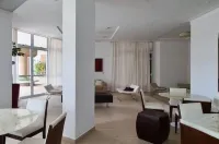 Riviera on the sand overlooking the sea 3 bedrooms (+1 service suite) + Tennis court