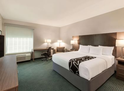 라 퀸타 인 & 스위트 바이 윈덤 라피엣 오일 센터