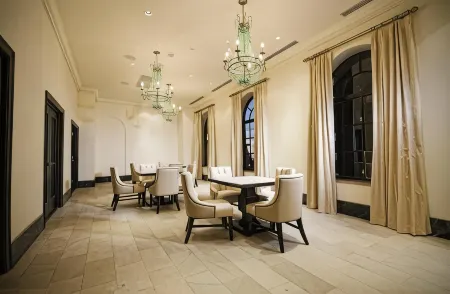 The Mayo Hotel Отели рядом с достопримечательностью «Tandy School of Computer Science»