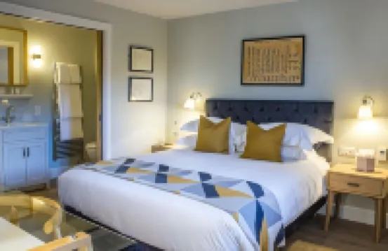 皇冠&潘趣酒杯住宿