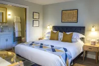 Crown & Punchbowl Hotels in Little Wilbraham
