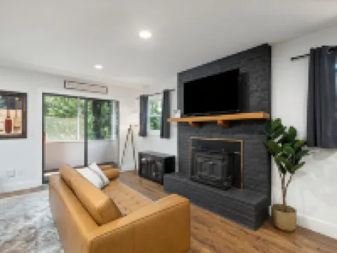 The Lofts on Indian Point - Near Silver Dollar City Hotels in Stone County