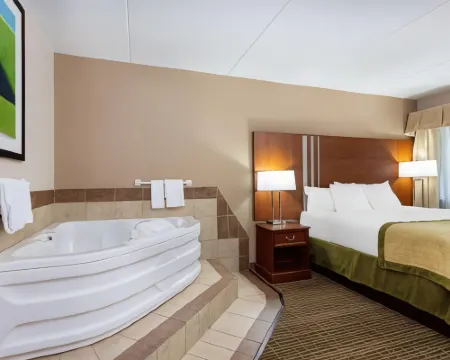 Baymont by Wyndham Elkhart Hotel di Elkhart